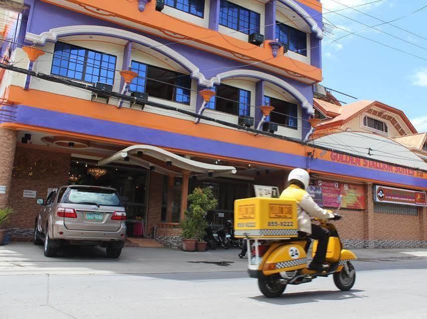 Golden Stallion Suites Cagayan de Oro Esterno foto