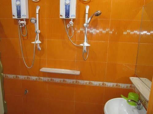 Golden Stallion Suites Cagayan de Oro Esterno foto