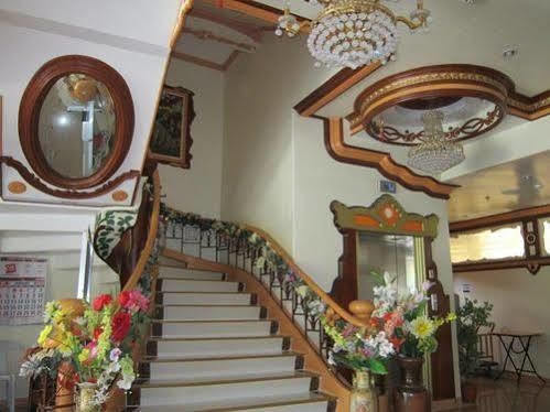 Golden Stallion Suites Cagayan de Oro Esterno foto