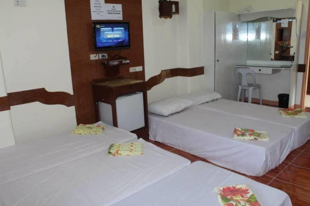 Golden Stallion Suites Cagayan de Oro Esterno foto